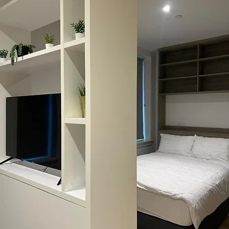 London Heathrow Airport Apartment Voyager House Terminal 12345 - Ev Electric And Parking Available! Hillingdon Exterior photo