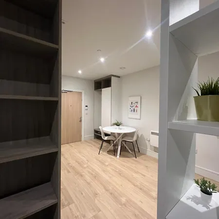 London Heathrow Airport Apartment Voyager House Terminal 12345 - Ev Electric And Parking Available! Hillingdon Exterior photo